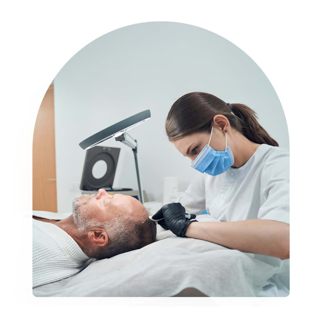 Trattamento PRP per capelli su un paziente