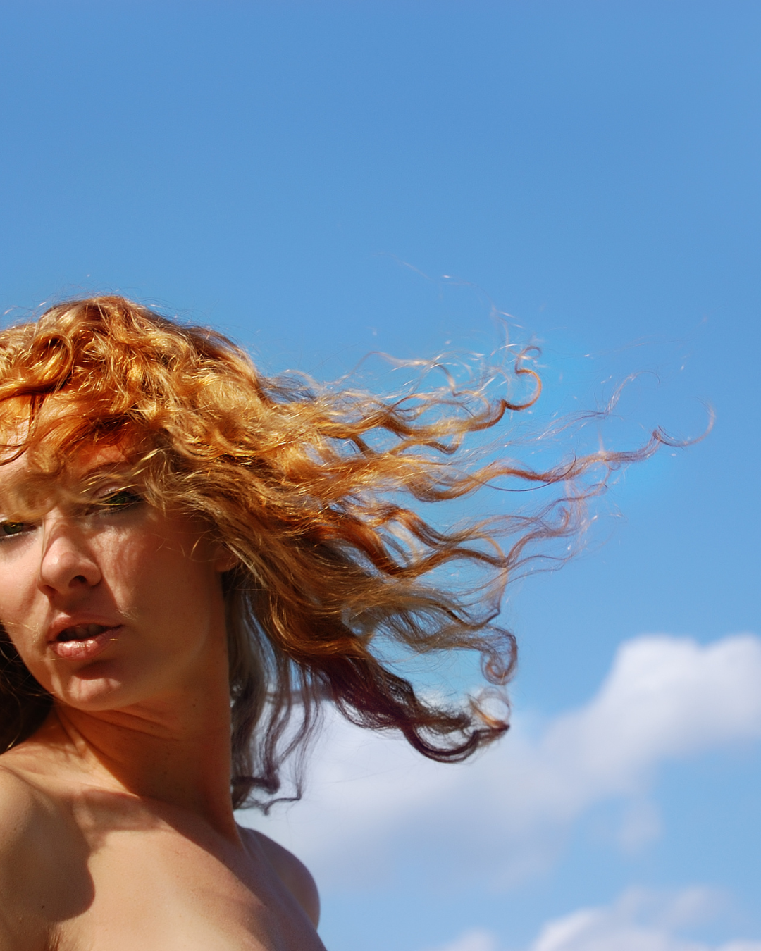 capelli al sole di una donna